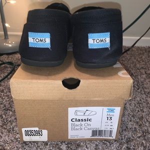 MENS TOMS